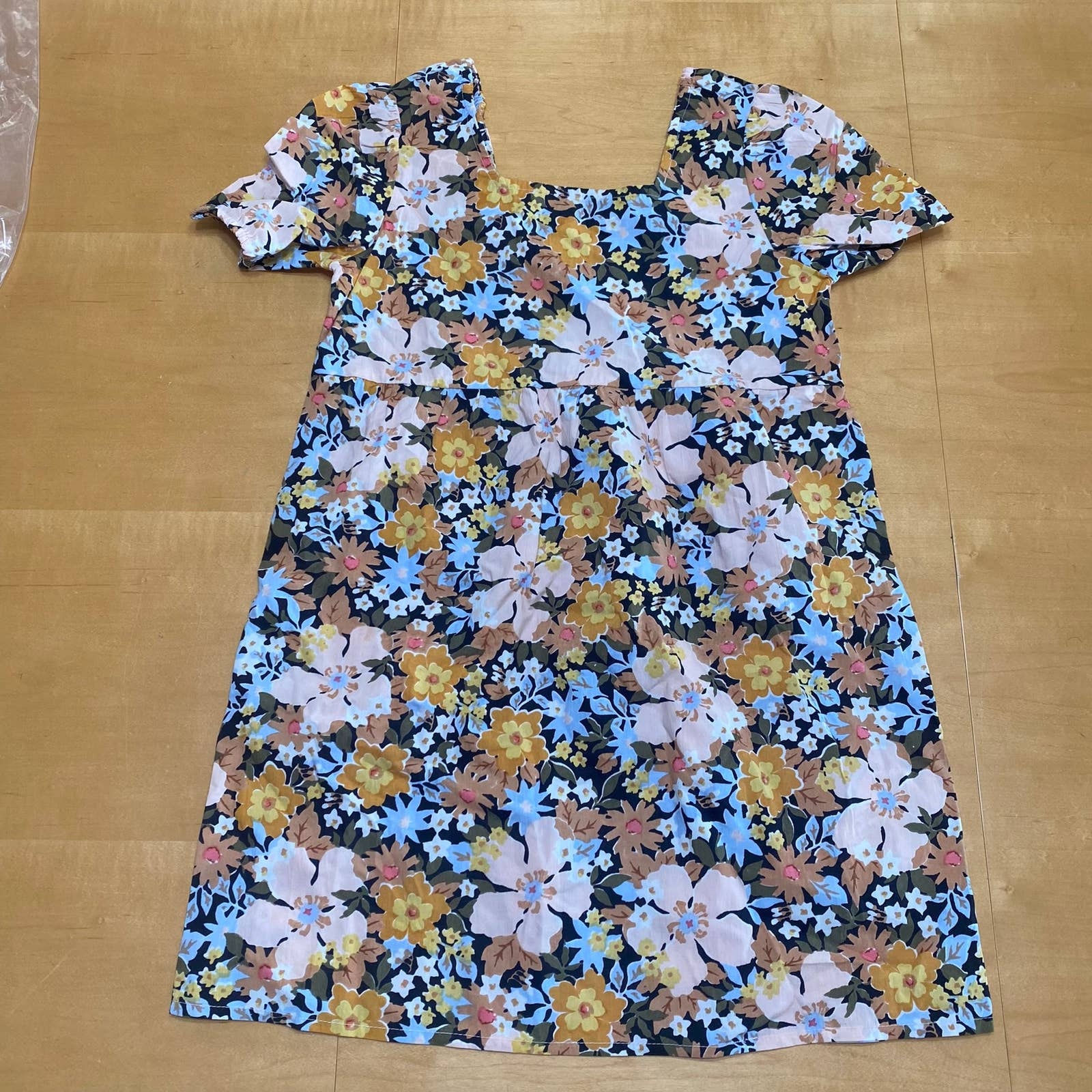 Billabong Girls Heart Eyes Dress Size M Orange Black Floral $69.99